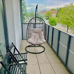 Modern Danube Apartment With Balcony & Free Parking